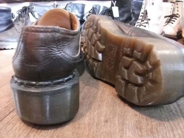 画像: 【23093-93】Dr.Martens　ストラップ付きローカット　（ブラウン）　USED