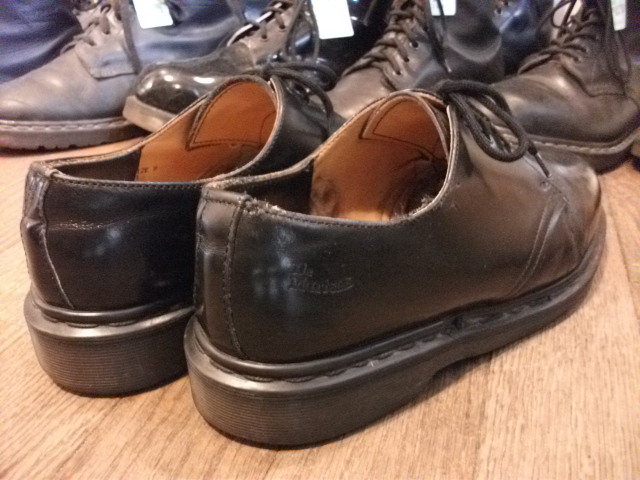 画像: 【24058-117】Dr.Martens　3ホールローカット　（ブラック）　USED