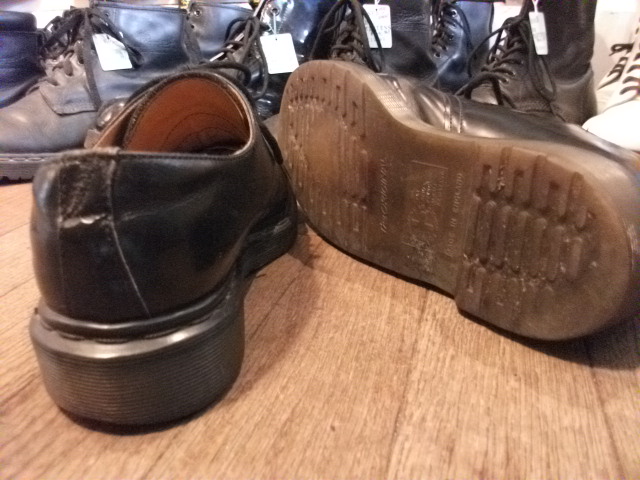 画像: 【24058-117】Dr.Martens　3ホールローカット　（ブラック）　USED