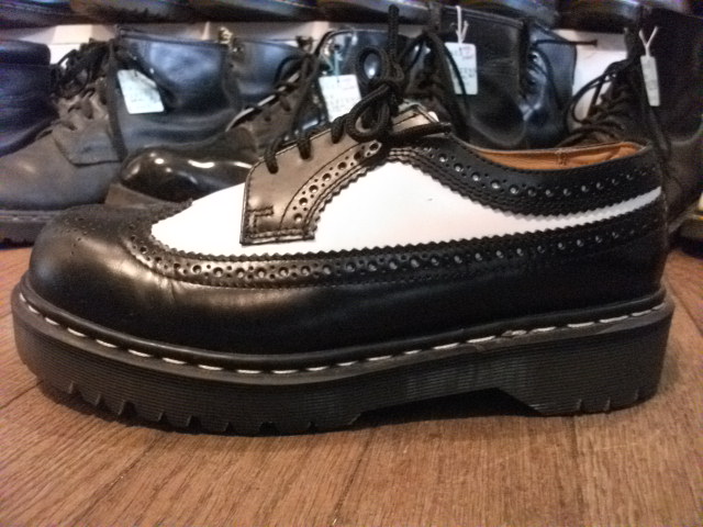 画像: 【24378-113】Dr.Martens　ウィングチップローカット　（ホワイト/ブラック）　USED