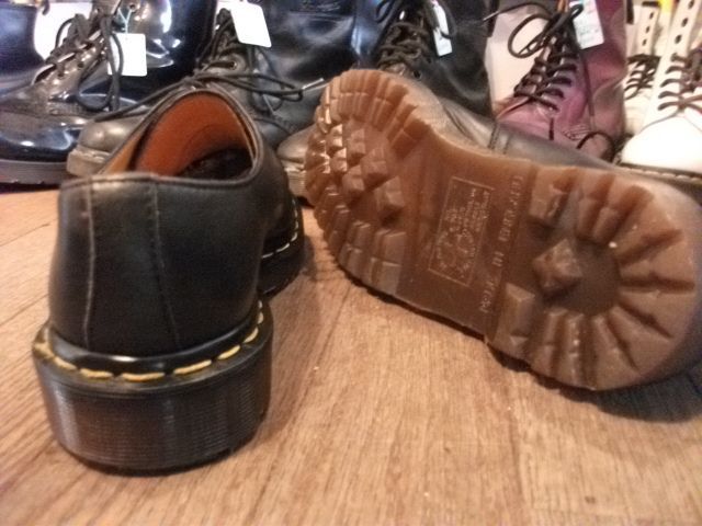 画像: 【24498-200】Dr.Martens　3ホールローカット　（ブラック）　USED