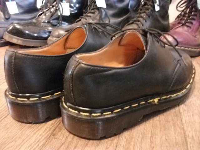 画像: 【24498-200】Dr.Martens　3ホールローカット　（ブラック）　USED