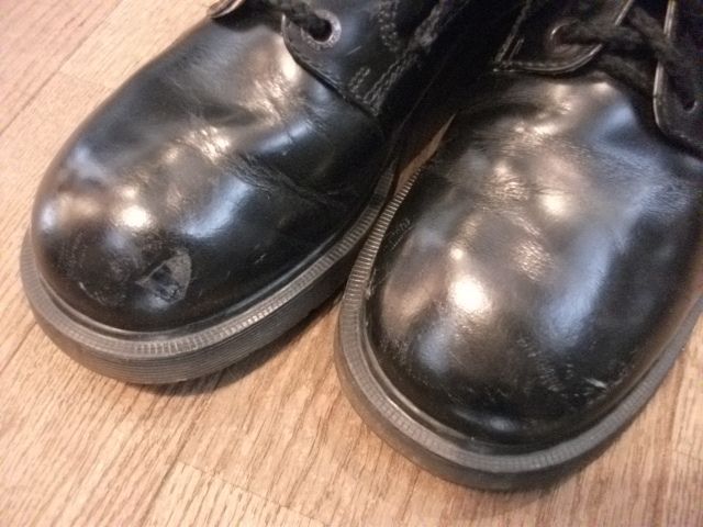 画像: 【24506-210】Dr.Martens　4ホールローカット　（ブラック）　USED